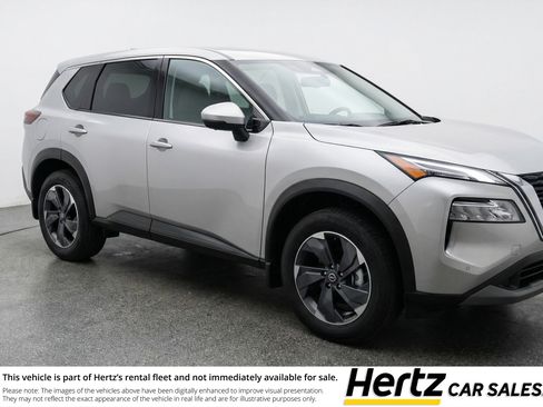 Used 2025 Nissan Rogue SV image 1