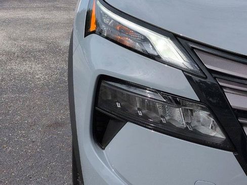 Certified 2026 Nissan Rogue SV FWD image 10