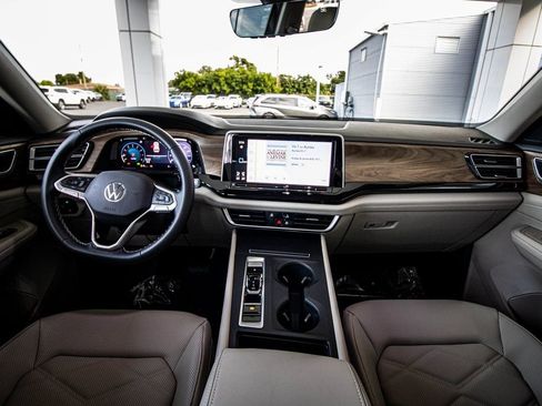 New 2026 Volkswagen Atlas SE image 30