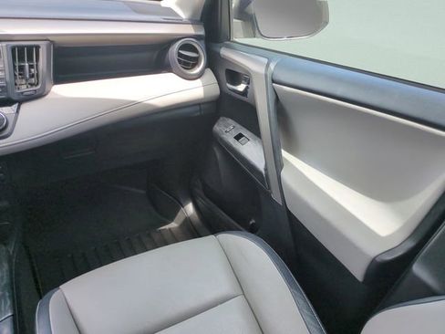 Used 2017 Toyota RAV4 Platinum FWD image 13