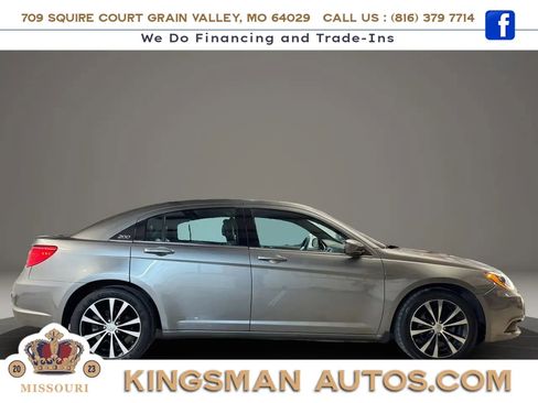 Used 2012 Chrysler 200 S image 3