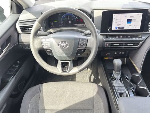 Used 2025 Toyota Camry LE image 18