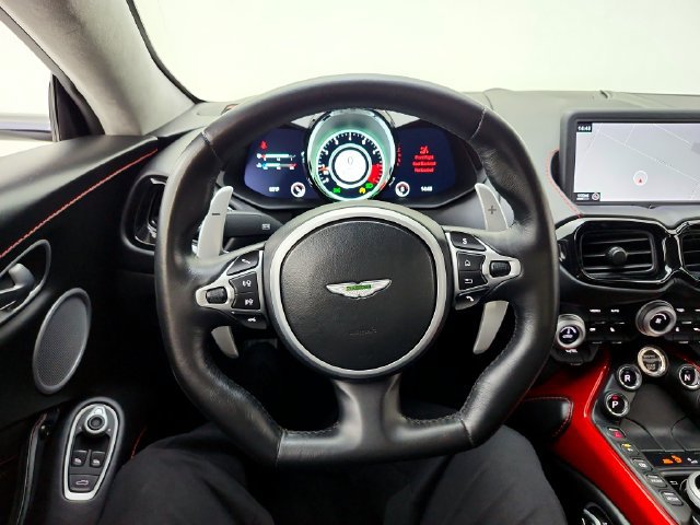 Used 2020 Aston Martin V8 Vantage Coupe RWD image 24