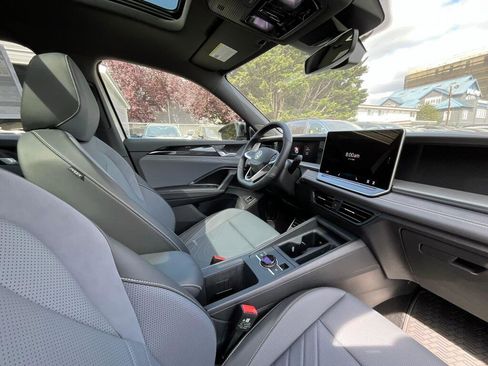 New 2026 Volkswagen Tiguan SE R-Line AWD/4WD image 19