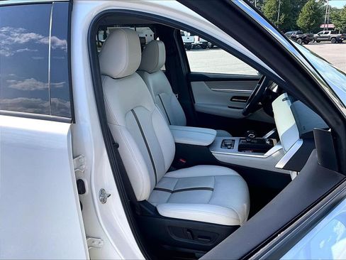 Used 2024 MAZDA CX-90 Plug-In Hybrid w/ Premium Plus AWD/4WD image 11