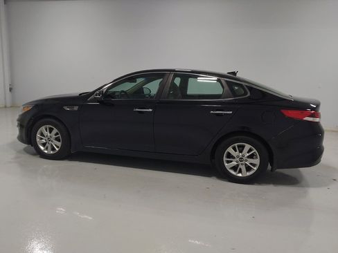 Used 2017 Kia Optima LX FWD image 3