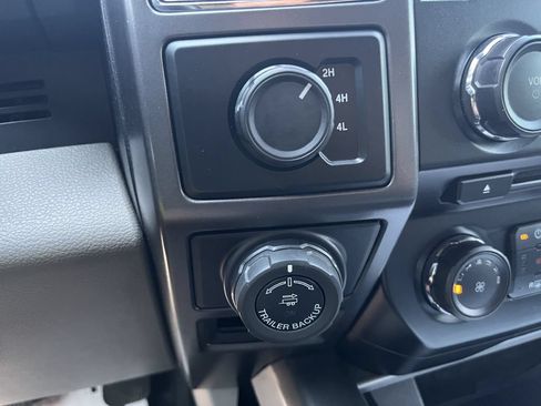 Used 2017 Ford F150 XLT w/ Equipment Group 302A Luxury AWD/4WD image 26