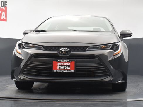 Used 2023 Toyota Corolla LE image 29