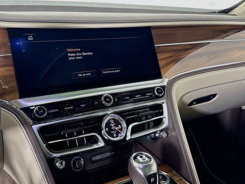 New 2026 Bentley Flying Spur Plug-In Hybrid image 13