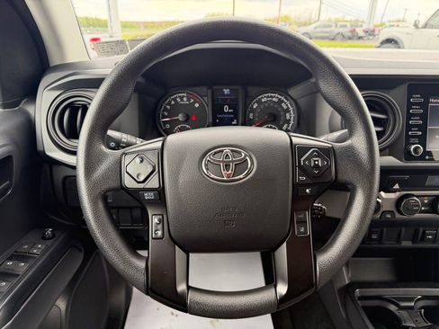 Used 2022 Toyota Tacoma SR AWD/4WD image 19