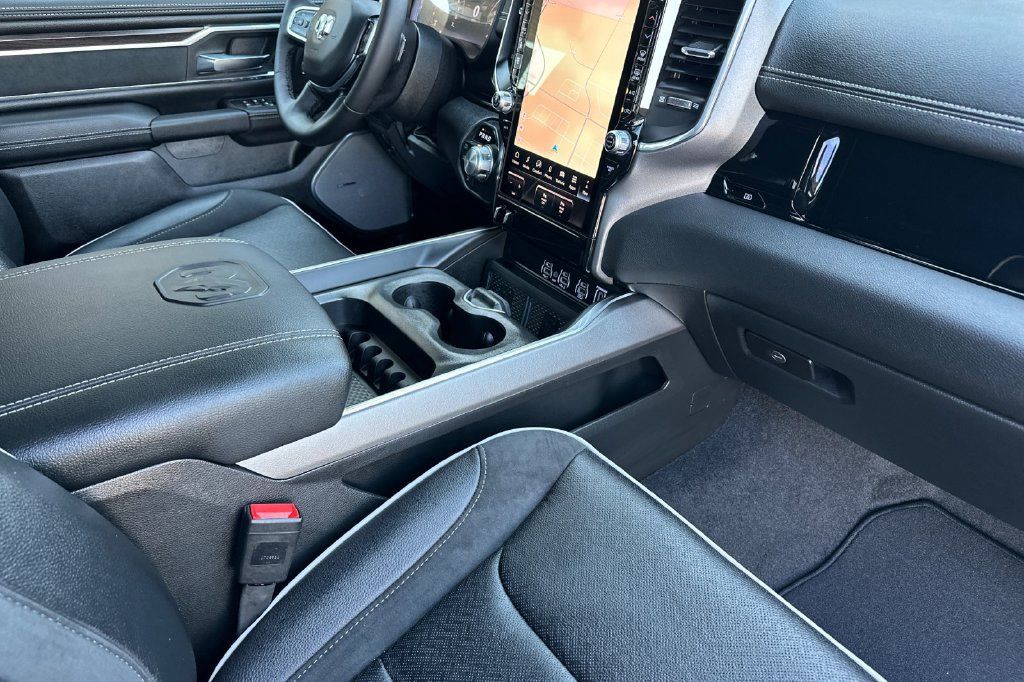 New 2026 RAM 1500 Laramie AWD/4WD image 14