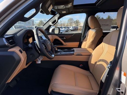 New 2026 Lexus LX 600 4WD w/ Luxury Package image 12