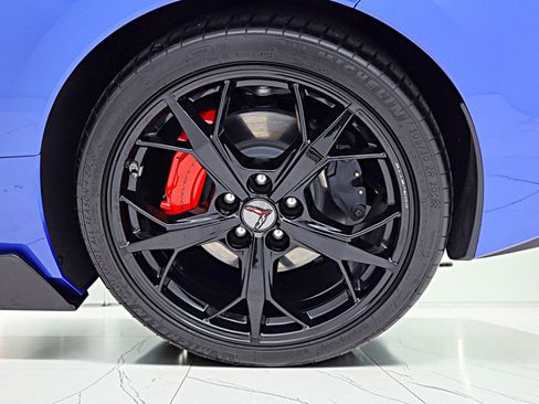 Used 2021 Chevrolet Corvette Stingray Coupe w/ 1LT RWD image 37