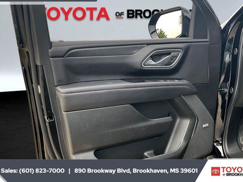 Used 2024 Chevrolet Suburban RST RWD image 17