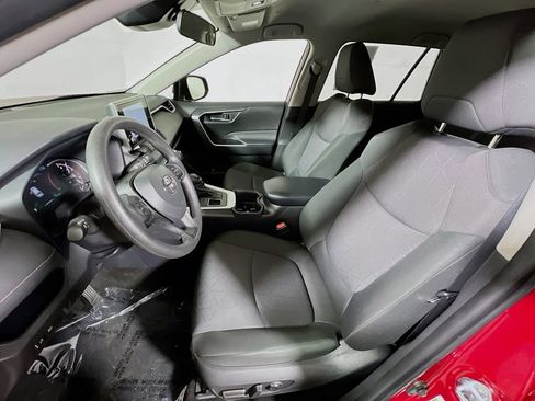 Certified 2025 Toyota RAV4 XLE AWD/4WD image 18