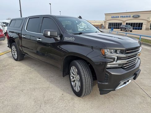 Used 2021 Chevrolet Silverado 1500 High Country w/ Technology Package image 18