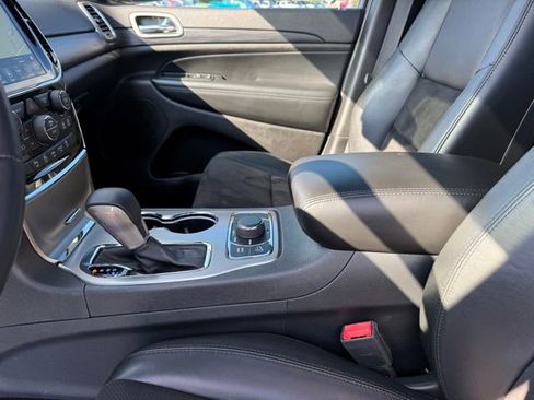 Used 2019 Jeep Grand Cherokee Altitude AWD/4WD image 22