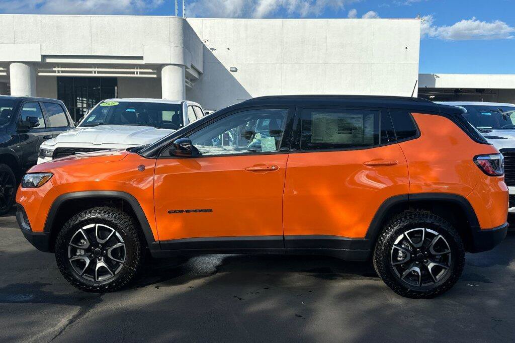 New 2026 Jeep Compass Trailhawk AWD/4WD image 7