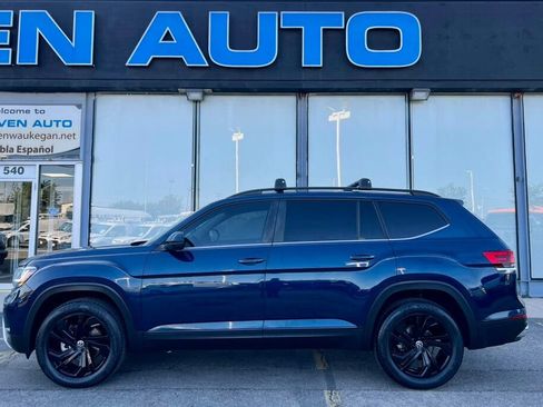 Used 2023 Volkswagen Atlas SE AWD/4WD image 2