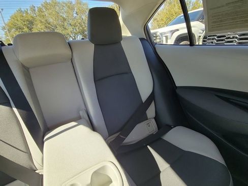 Used 2025 Toyota Corolla LE image 6