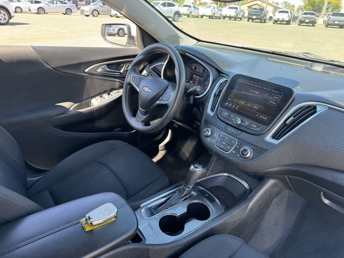 Used 2020 Chevrolet Malibu LT FWD image 13