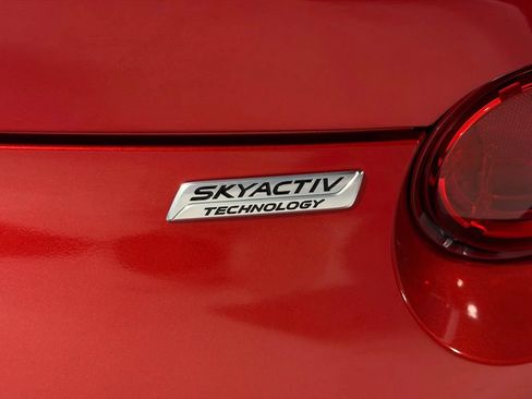 Used 2017 MAZDA MX-5 Miata RF Club RWD image 11