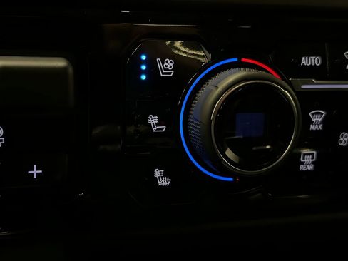 Certified 2022 Chevrolet Silverado 1500 LTZ image 43