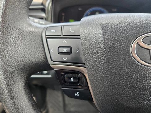 Used 2025 Toyota Camry LE FWD image 20