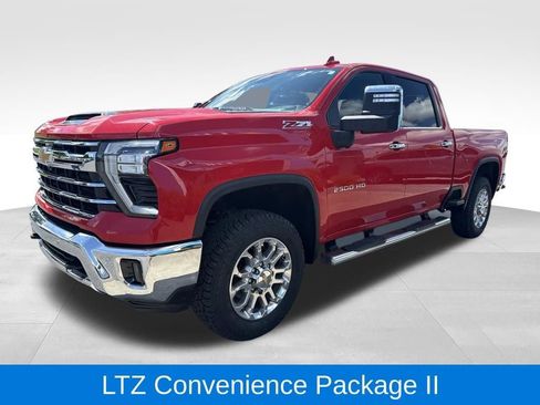 Used 2024 Chevrolet Silverado 2500 LTZ w/ LTZ Convenience Package AWD/4WD image 3