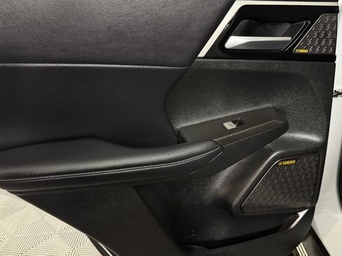 Used 2025 Mitsubishi Outlander SE image 28