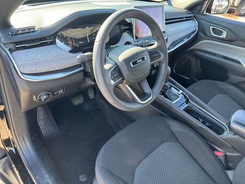 Used 2023 Jeep Compass Sport image 16