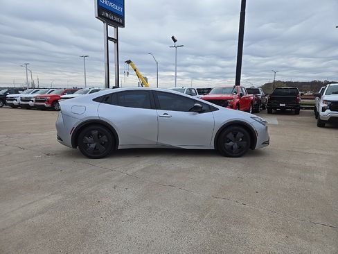 Used 2026 Toyota Prius Plug-In Hybrid image 6