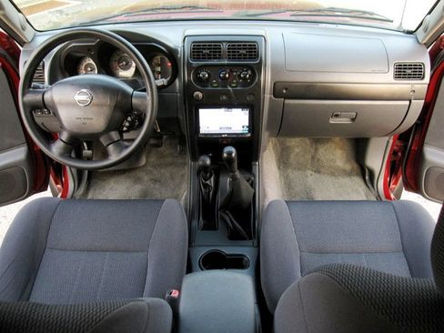 Used 2004 Nissan Frontier XE w/ (PWR) XE Pwr Pkg AWD/4WD image 21