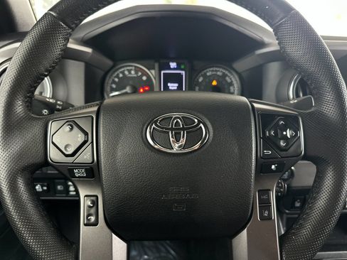 Used 2022 Toyota Tacoma TRD Off-Road w/ Technology Package RWD image 20