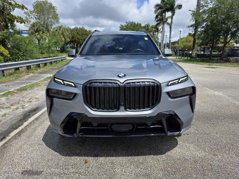 Used 2024 BMW X7 xDrive40i w/ Executive Package image 8