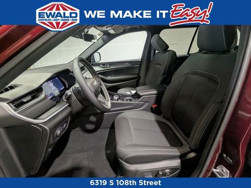 New 2025 Jeep Grand Cherokee Laredo X w/ Trailer Tow Package image 8