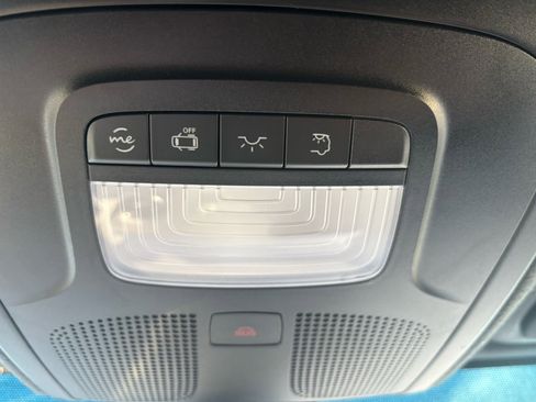 Used 2025 Mercedes-Benz Sprinter 2500 image 22