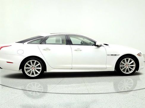 Used 2016 Jaguar XJ R-Sport AWD/4WD image 4