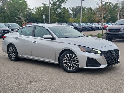 Used 2023 Nissan Altima 2.5 SV image 31