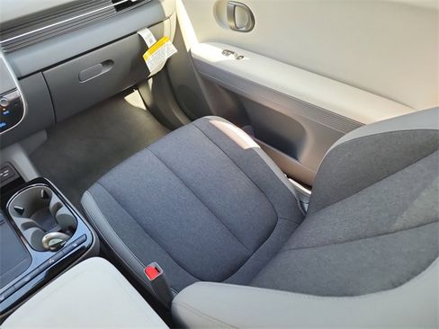 New 2025 Hyundai Ioniq 5 SE image 12