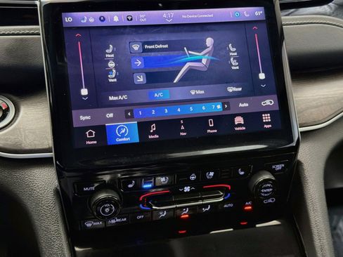 Used 2023 Jeep Grand Cherokee 4WD 4xe w/ Luxury Tech Group II image 9