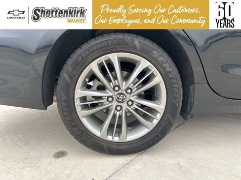 Used 2016 Toyota Camry SE image 10