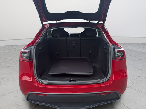 Used 2023 Tesla Model Y Long Range AWD/4WD image 18