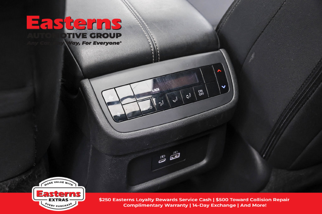 Used 2023 Nissan Pathfinder SV w/ SV Premium Package AWD/4WD image 25