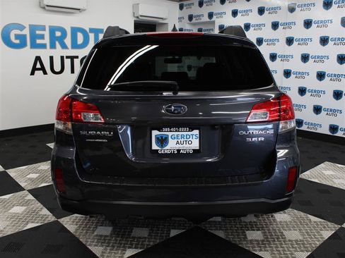 Used 2012 Subaru Outback 3.6R Limited w/ Moonroof Pkg AWD/4WD image 3