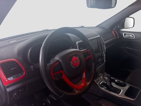 Used 2018 Jeep Grand Cherokee Laredo image 19