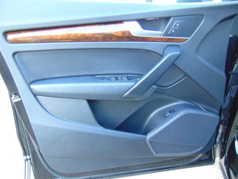 Used 2018 Audi Q5 2.0T Premium image 45