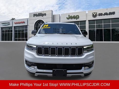 Certified 2024 Jeep Wagoneer L Series II AWD/4WD image 8