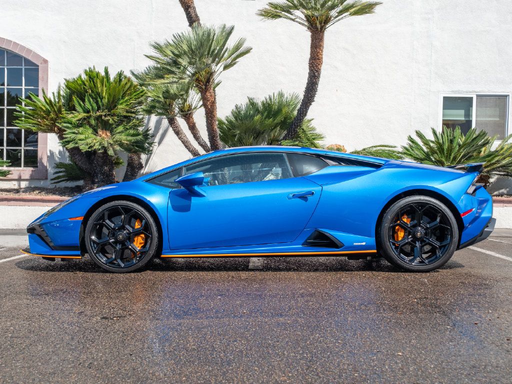Used 2023 Lamborghini Huracan Tecnica RWD image 2