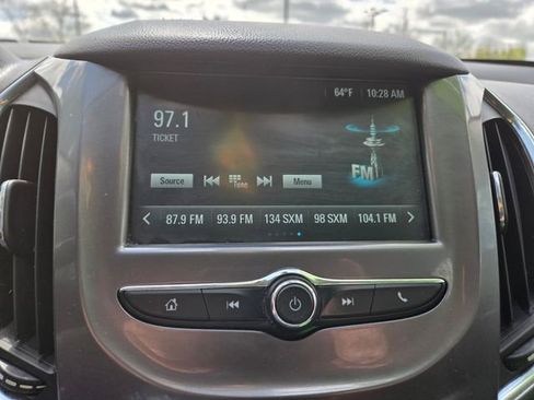 Used 2018 Chevrolet Cruze LT w/ Convenience Package FWD image 34